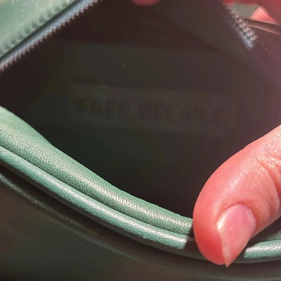 New FREE PEOPLE say yes mini bag - Picture 6 of 6